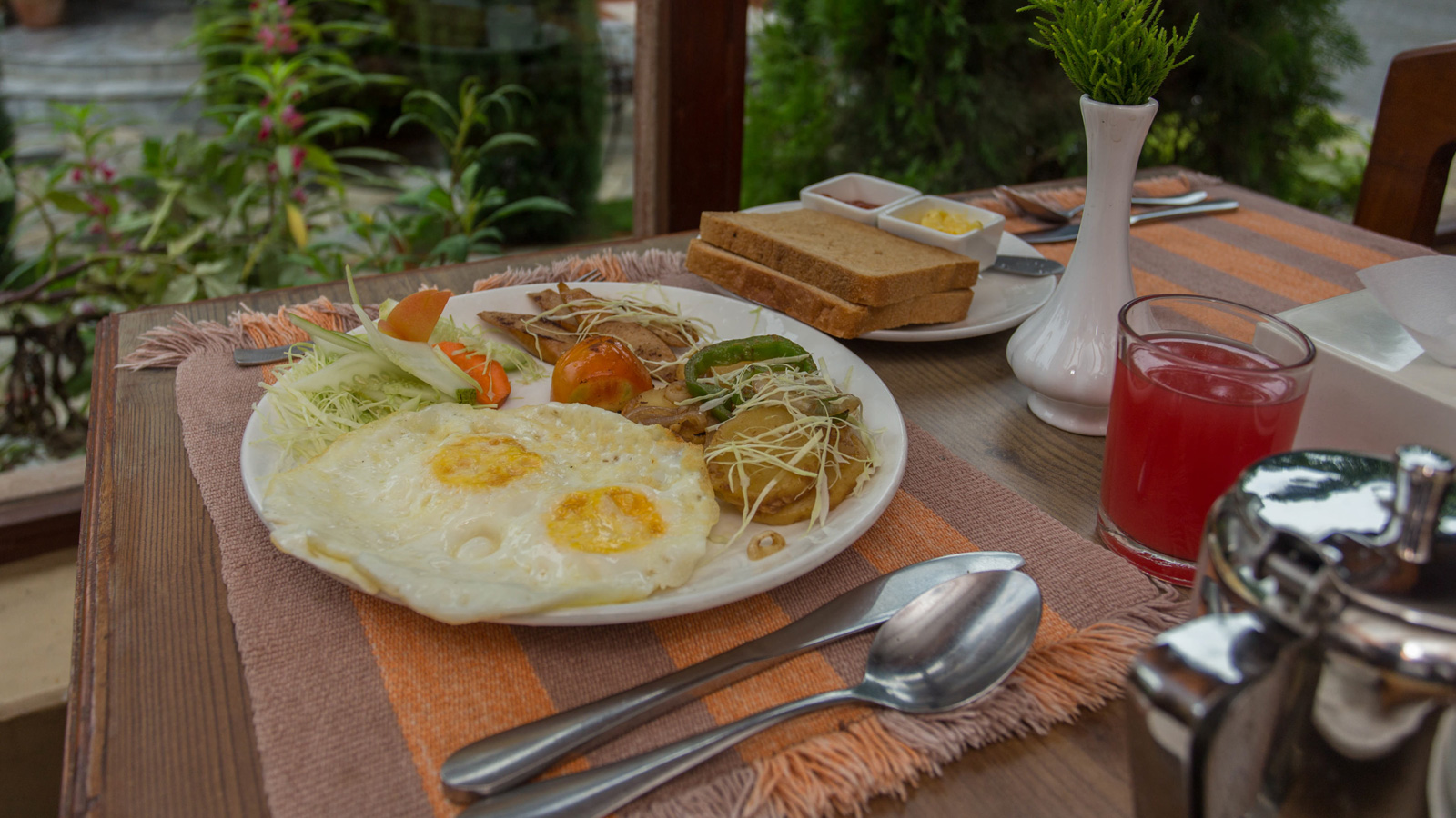 Breakfast at Hotel Peninsula